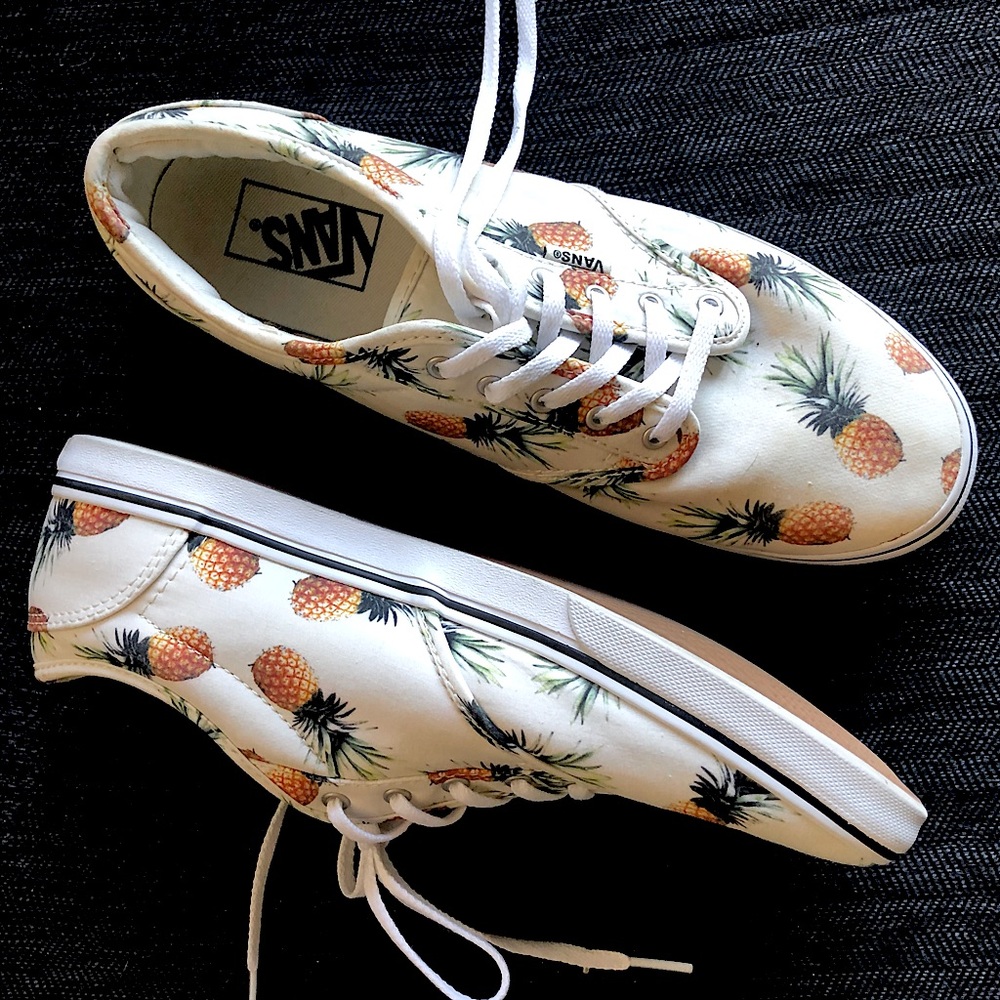 *SOLD* Pineapple print Vans 9.5